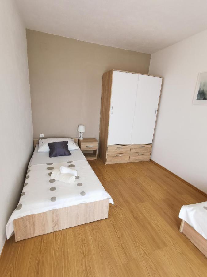 A4 Apartmani Kevic Kaštela Exteriör bild
