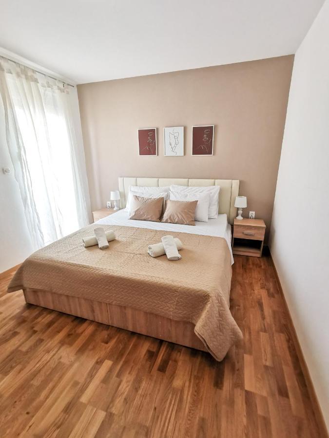 A4 Apartmani Kevic Kaštela Exteriör bild